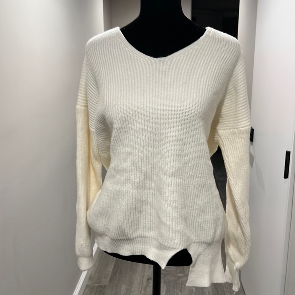 Super soft cream color V neck sweater - Picture 1 of 1